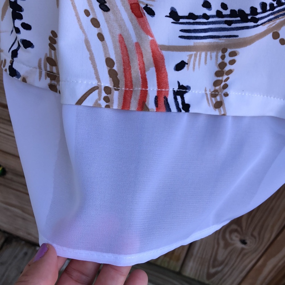 NWOT! - LAURA PETITES Flutter Sleeve Tunic Top - Picture 5 of 7